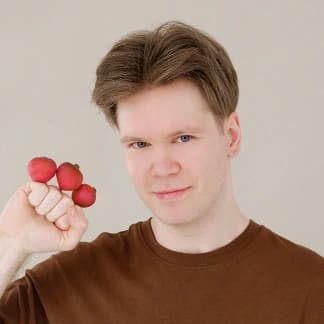 Nikita Zhdanov with radish