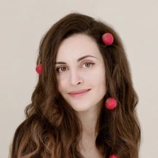 Mari Vardanyan with radish