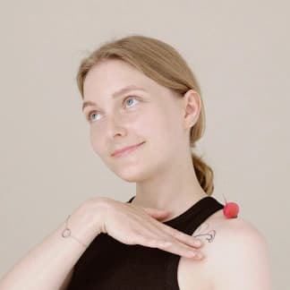 Sveta Hodunova with radish