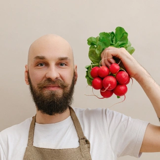 Kolya Efimov with radish 